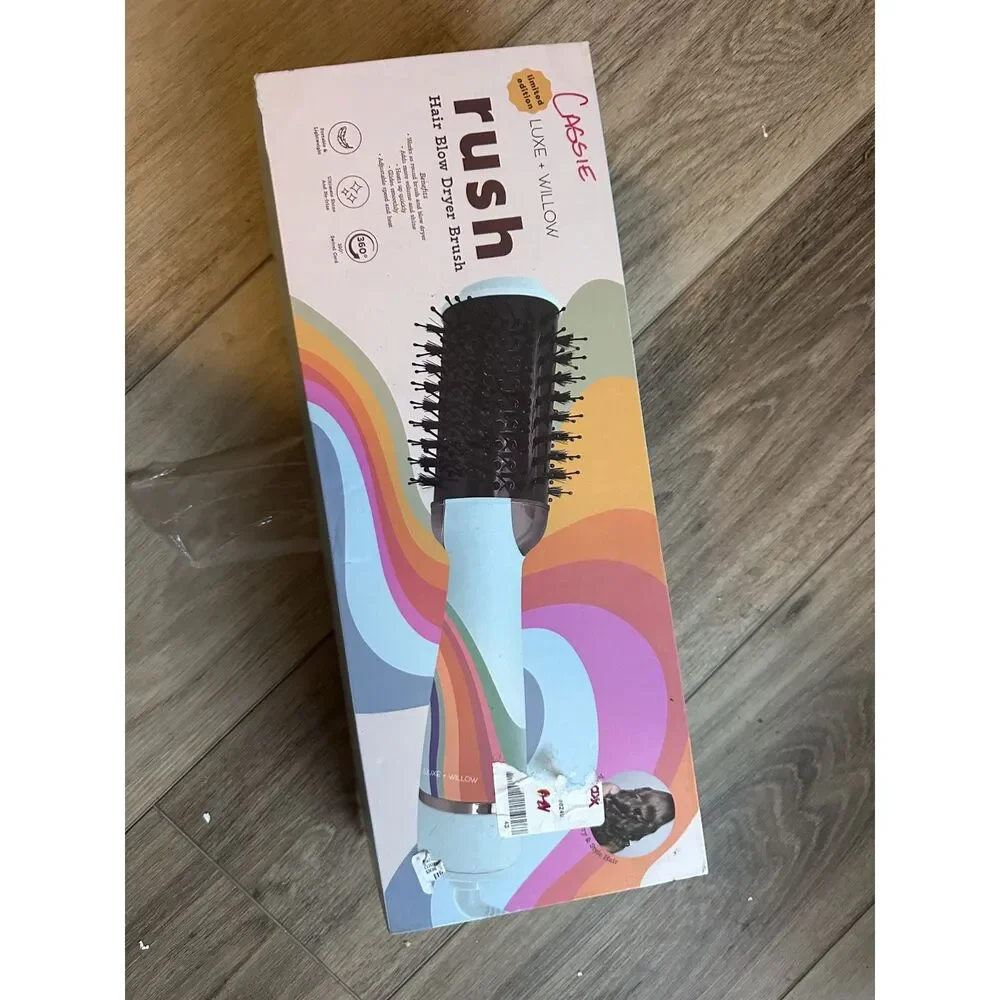 Luxe + Willow Hot Air Hair Dryer Brush Volumizer Styling Brush Aqua New Open Box